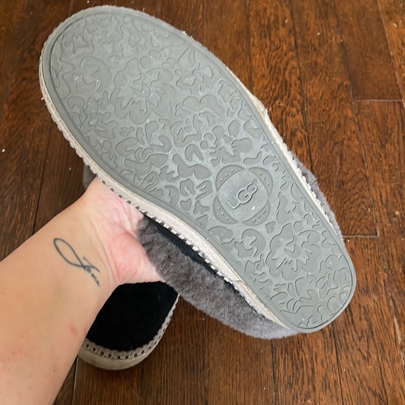 Ugg Wren Slippers - Picture 3 of 4